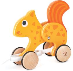 Hape DŘEVO Veverka baby tahací na kolečkách (dřevěná hračka)