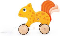 Hape DŘEVO Veverka baby tahací na kolečkách (dřevěná hračka)