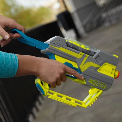 Hasbro NERF Hyper Fuel 20 blaster set s náboji a ochrannými brýlemi