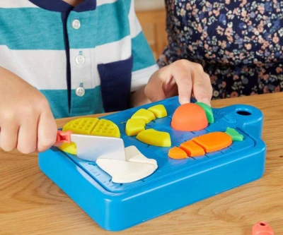 Hasbro PLAY-DOH Malý kuchař kreativní set modelína s nástroji
