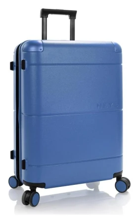Heys Zen M Royal Blue kufr + kosmetická taštička zdarma Heys Zen M Royal Blue kufr + kosmetická taštička zdarma