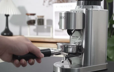 HiBREW G7 bílý elektrický mlýnek na kávu