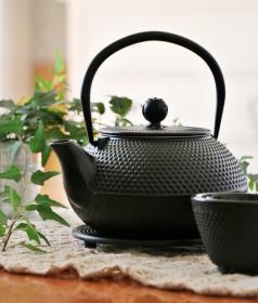 Hit Konvice na čaj litinová Imperial 0,8 l černá