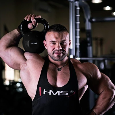 HMS Kettlebell pokrytý vinylem KNV12 12 kg, černý