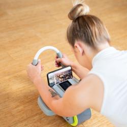 HMS Posilovací válec na břicho KA08 šedý s automatickým odskokem