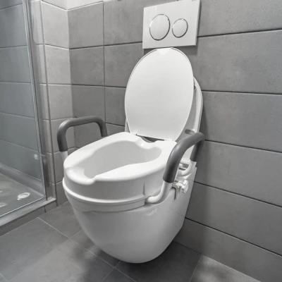 HomeLife Zvýšené sedátko na WC s poklopem a madly DELUXE BTM580