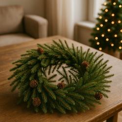 Homestyling Vánoční věnec na dveře či stůl 40 cm matná zelená