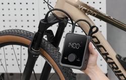 Hoto Mini kompresor do auta Air Pump PRO QWCQB003