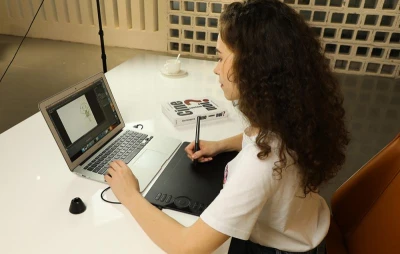 Huion Grafický tablet HS610