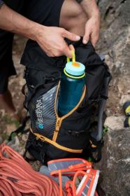 Husky Capture 40l black turistický batoh + sleva 200,- na příslušenství