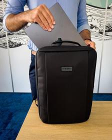 Husky Office 12l black batoh