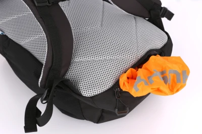 Husky Jikko 15l black dětský batoh