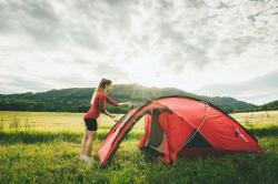 Husky Felen 2-3 červený expediční stan pro dvě osoby + sleva 1000,- na příslušenství