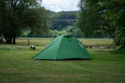 Husky Beast 3 dark green lehký turistický stan pro 3 osoby