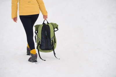 Husky Moper 28l black městský batoh