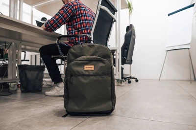 Husky Office Sofer 30l khaki batoh