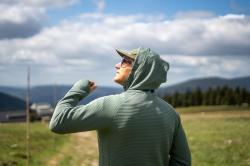 Husky Anara M black pánska mikina s kapucňou