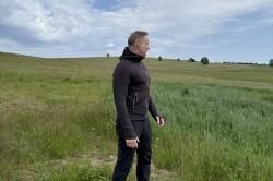 Husky Anara M black pánska mikina s kapucňou