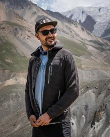 Husky Anara M black pánska mikina s kapucňou