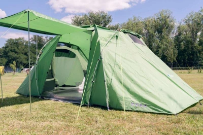 Husky Boston 4 Dural zelený rodinný stan + sleva 600,- na příslušenství