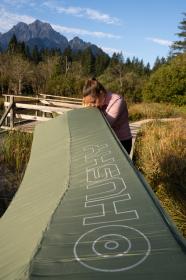 Husky Fledy 4 khaki samonafukovací karimatka