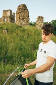 Husky Bizam 2 Plus zelený turistický stan pro 2 osoby + sleva 400,- na příslušenství