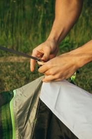 Husky Bizam 2 Plus zelený turistický stan pro 2 osoby + sleva 400,- na příslušenství