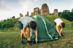 Husky Bizam 2 Plus zelený turistický stan pro 2 osoby + sleva 400,- na příslušenství