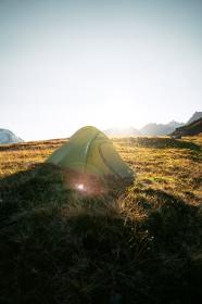 Husky Sawaj Camel 2 zelený ultralehký stan + sleva 400,- na příslušenství