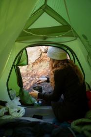 Husky Sawaj Camel 2 zelený ultralehký stan + sleva 400,- na příslušenství