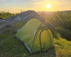 Husky Sawaj Camel 2 zelený ultralehký stan + sleva 400,- na příslušenství