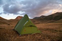 Husky Sawaj Camel 2 zelený ultralehký stan + sleva 400,- na příslušenství