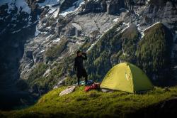 Husky Sawaj Ultra 2 zelený ultralehký stan + sleva 400,- na příslušenství