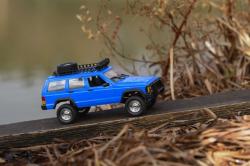 IQ models JEEP CHEROKEE 1/12 4x4 modrý