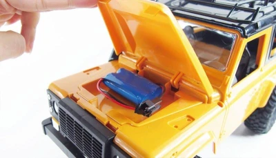 IQ models Land Rover Defender D90 žlutá 1:12 RC crawler