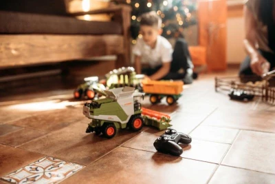 IQ models RC kombajn na kukuřici a pšenici