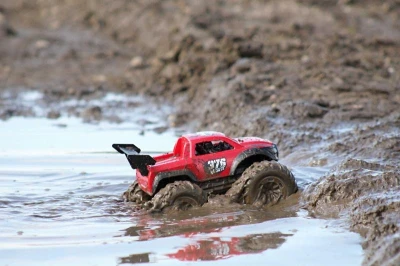 IQ models RC obojživelné auto Off-road Monster Truck 376 červená