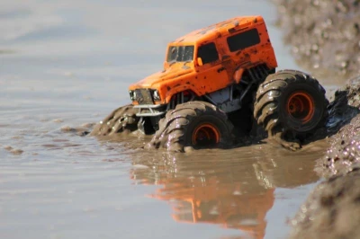 IQ models RC obojživelník Defender 90 - oranžová IQ models RC obojživelník Defender 90 - oranžová