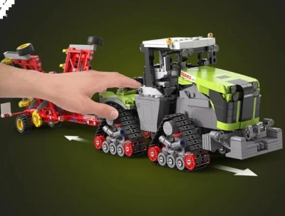 IQ models Stavebnice pásového traktoru CLAAS Xerion-5000 1/32 - 1336 dílků