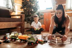 IQ models Traktor s přívěsem na dřevo 1/24