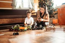 IQ models Traktor s přívěsem na dřevo 1/24