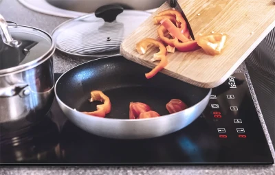 IsEasy T2V-01M černá dvouzónová indukční varná deska