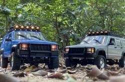 JEEP CHEROKEE 1/12 4x4 šedý