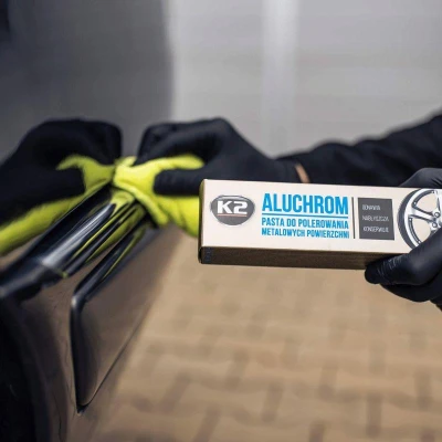 K2 ALUCHROM 120 g - pasta na čištění a leštění kovových povrchů