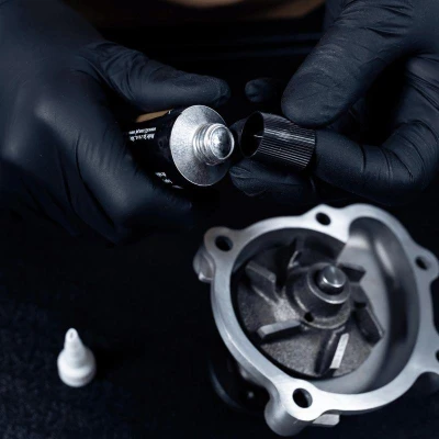 K2 Silikon pro utěsnění části motoru - černý 85g