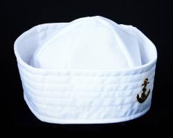 KARNEVAL Čepice námořní bílá s odznakem (karnevalový doplněk)