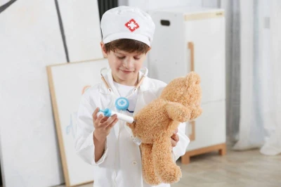 KARNEVAL Šaty doktor bílý plášť + čepice KOSTÝM