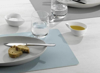 Kela Prostírání plastové Kimara PU 45x30 cm imitace kůže světle modrá