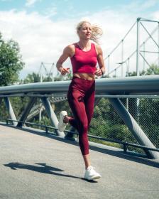 KILPI LIARA-W Tmavo červený dámsky športový top