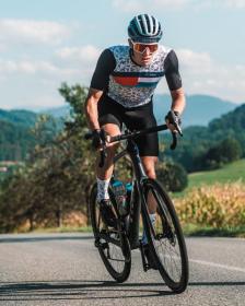 KILPI RIVAL-M Černý cyklistický dres + KILPI PRESSURE-M Černé cyklistické šortky